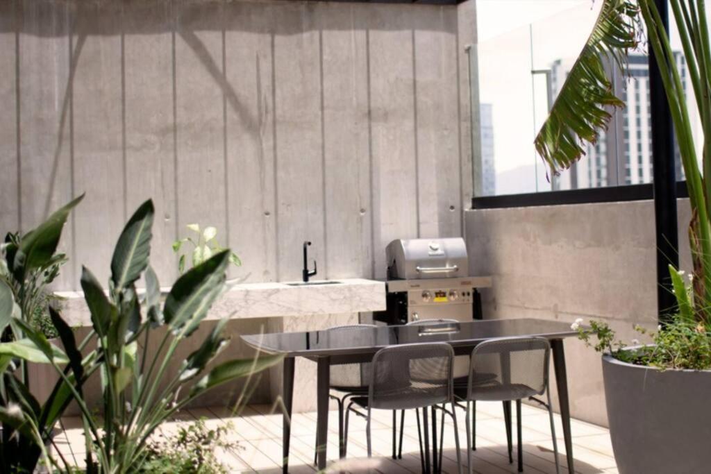 Cosmopolitan Apt 1407, 5 Star Facilities, 15M Sjo Airport, Parking, Pool, Gym San Jose  Exterior photo