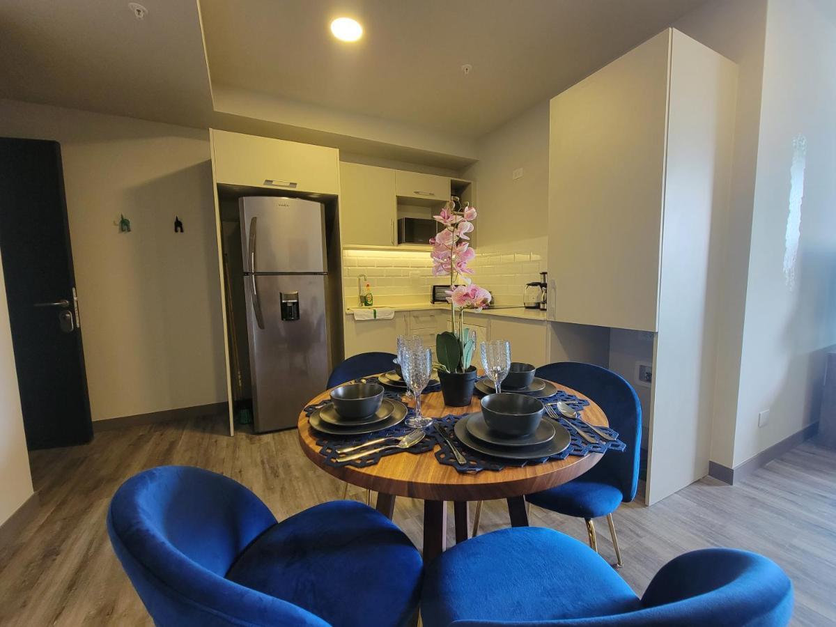 Cosmopolitan Apt 1407, 5 Star Facilities, 15M Sjo Airport, Parking, Pool, Gym San Jose  Exterior photo